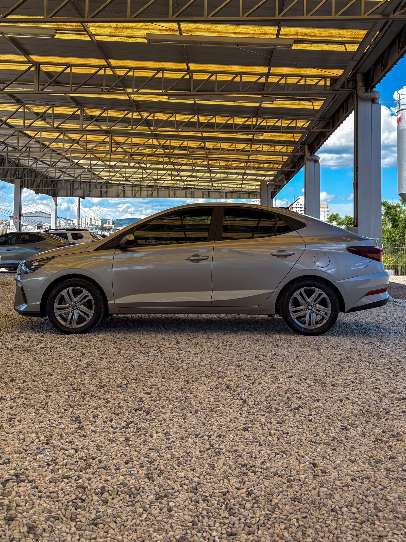 
Hyundai HB20S 2024/2025 completo									