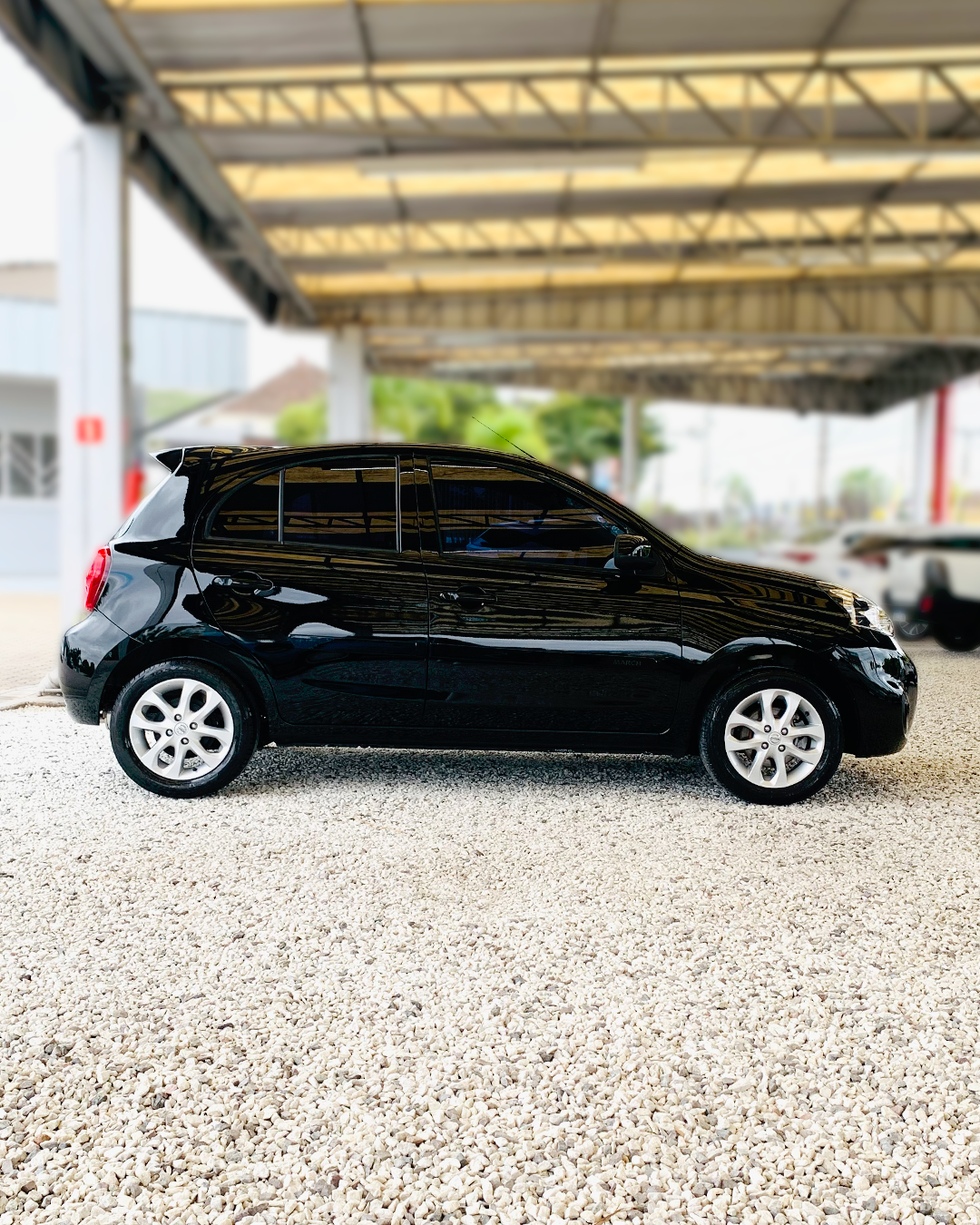 
Nissan MARCH 2018/2019 completo									