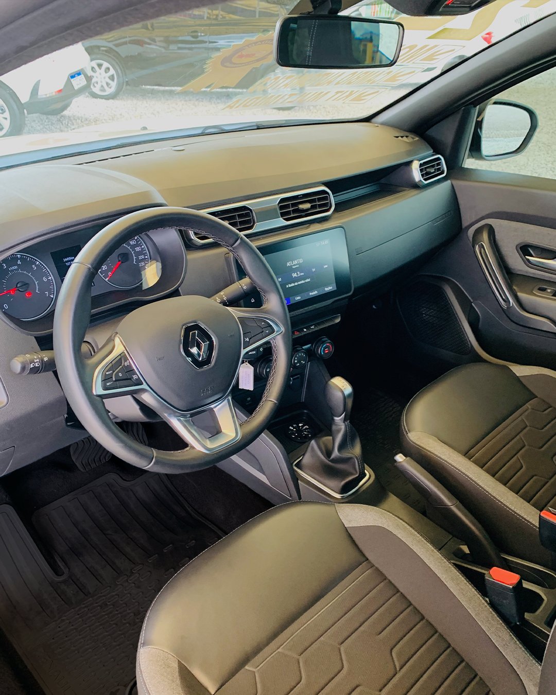 
Renault DUSTER 2024/2024 completo									