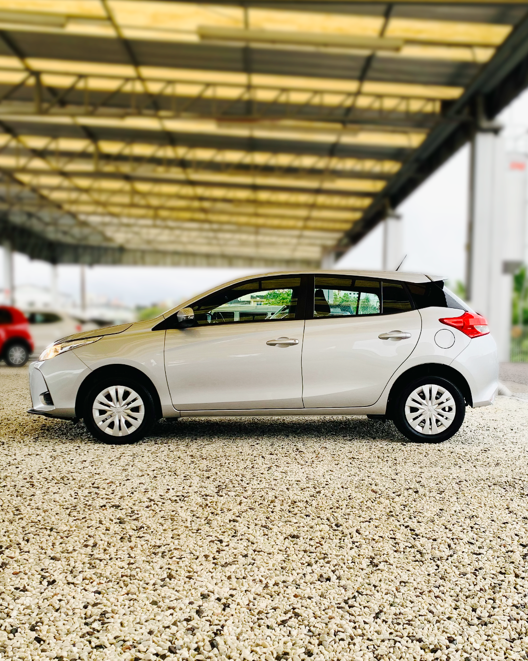
Toyota Yaris 2024/2025 completo									