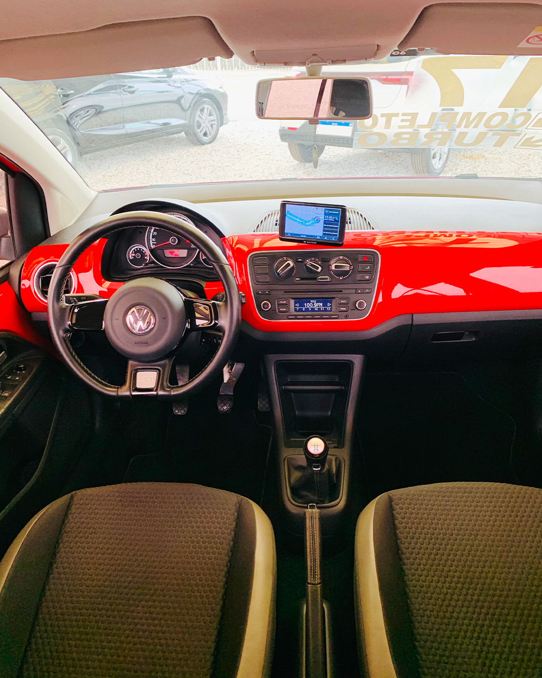 
Volkswagen UP! 2016/2017 completo									