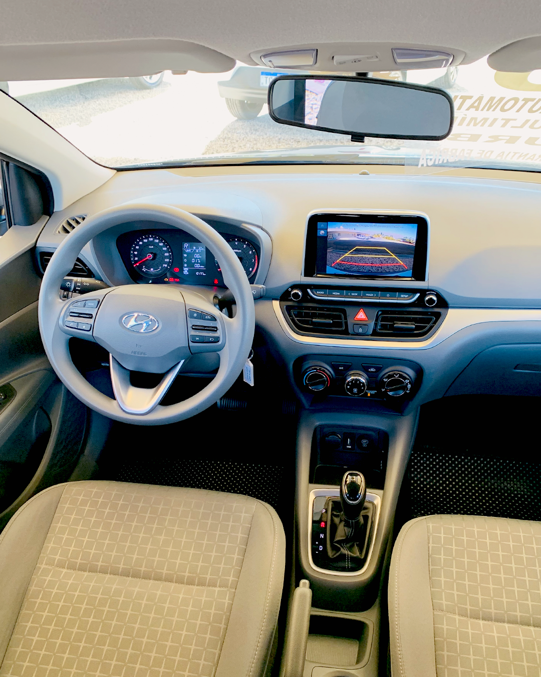 
Hyundai HB20S 2024/2025 completo									