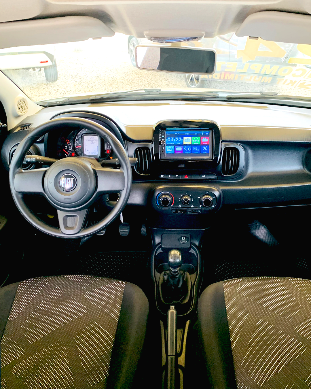 
Fiat Mobi 2023/2024 completo									