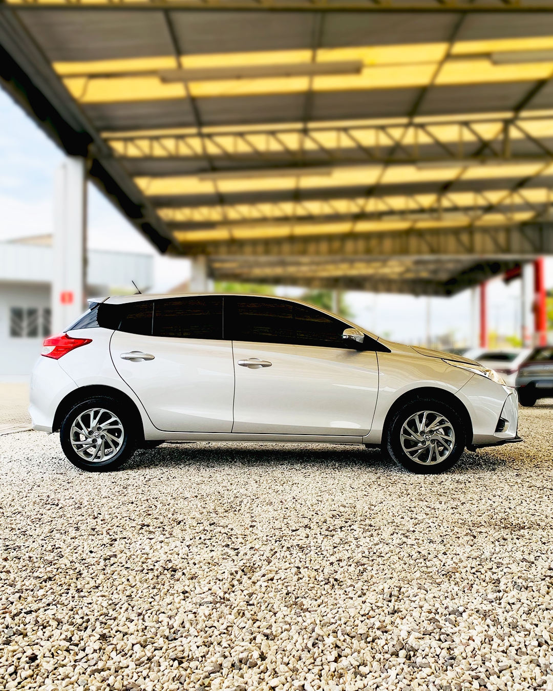 
Toyota Yaris 2024/2025 completo									