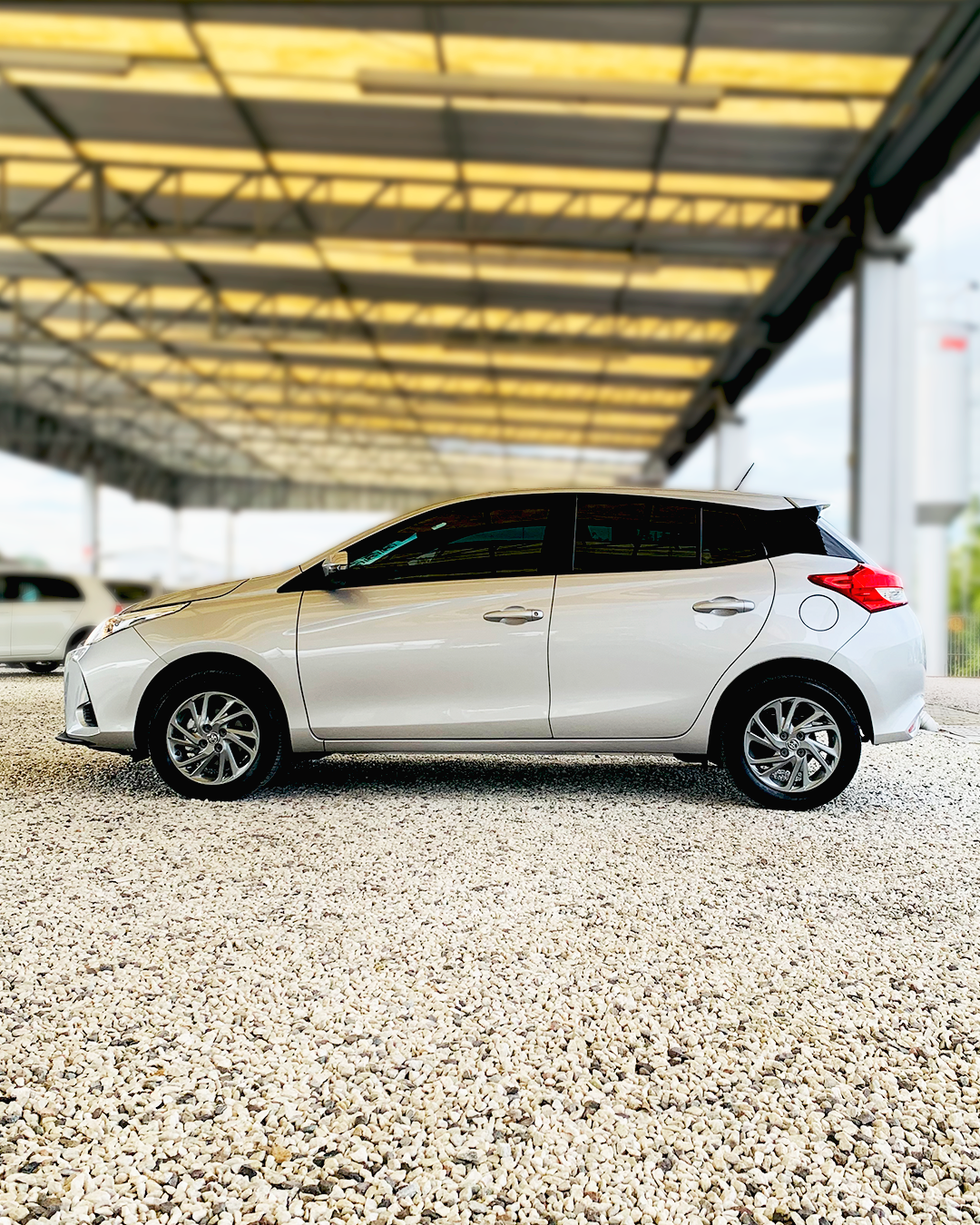 
Toyota Yaris 2024/2025 completo									
