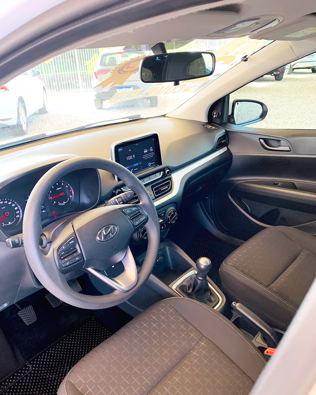 
Hyundai HB20 2023/2024 completo									